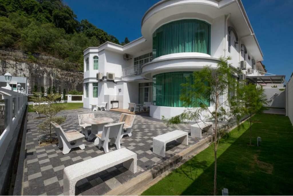 바투 페링기 6, Persiaran Tanjung Bunga 3 빌라 외부 사진