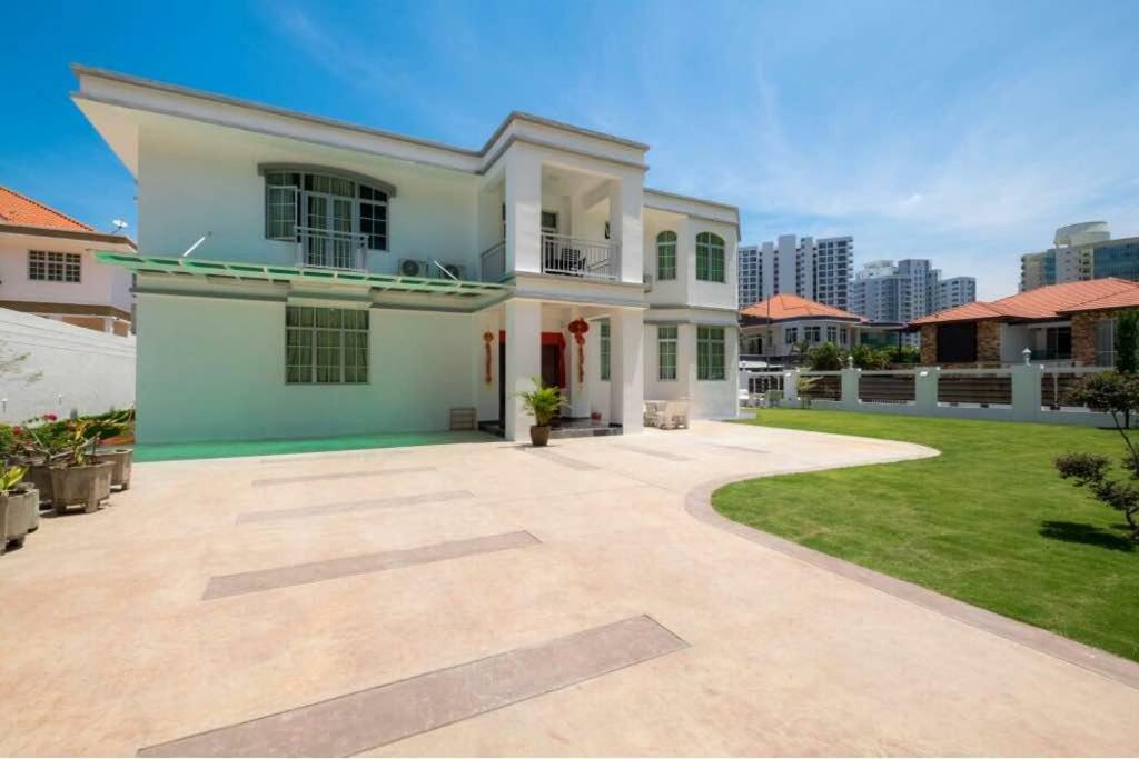 바투 페링기 6, Persiaran Tanjung Bunga 3 빌라 외부 사진