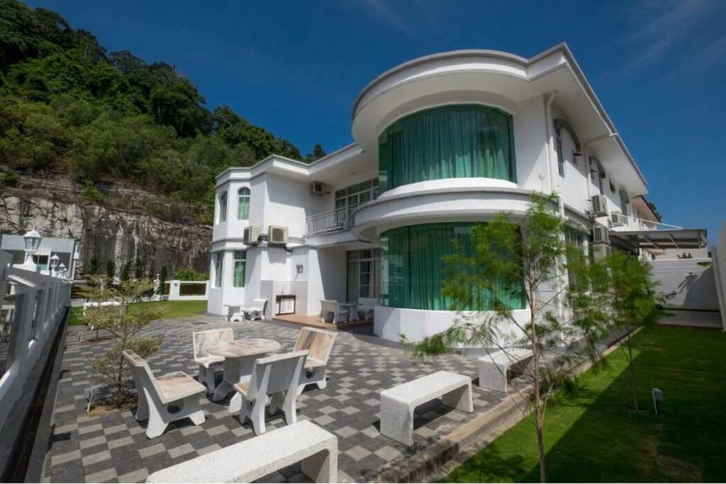 바투 페링기 6, Persiaran Tanjung Bunga 3 빌라 외부 사진