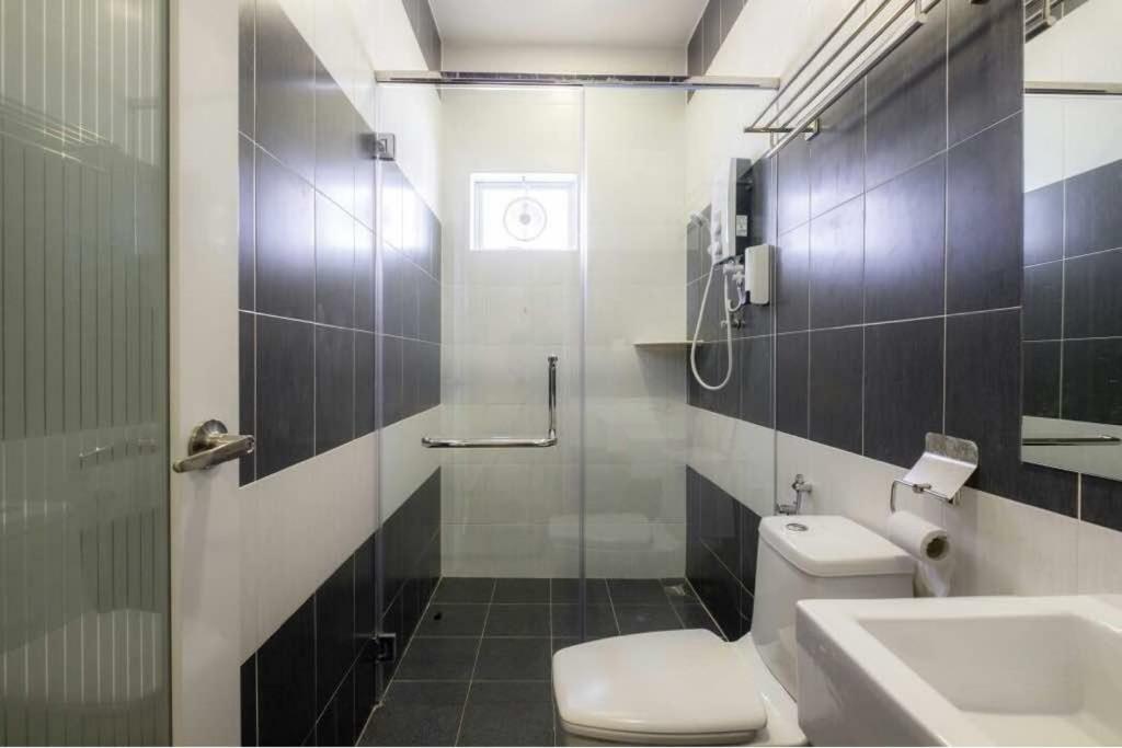바투 페링기 6, Persiaran Tanjung Bunga 3 빌라 외부 사진