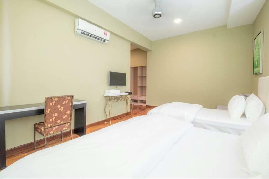 바투 페링기 6, Persiaran Tanjung Bunga 3 빌라 외부 사진